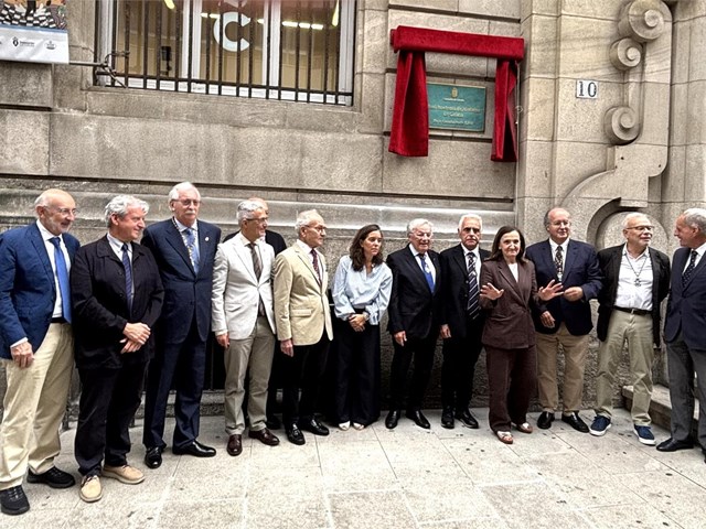 Discurso del Excelentísimo D. Francisco José Martelo Villar, presidente de la Real Academia de Medicina de Galicia, en el descubrimiento de la placa conmemorativa del inicio de las actividades de la institución en A Coruña en 1833.