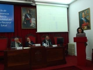 MESA REDONDA SOBRE: SOSTENIBILIDAD DEL SISTEMA NACIONAL DE SALUD