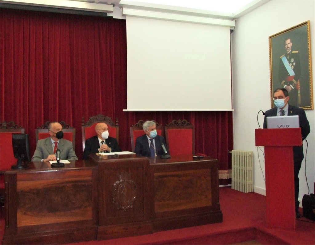 SESIÓN ACADÉMICA PARA RECIBIR COMO ACADÉMICO CORRESPONDIENTE AL DR. FERNANDO J. PONTE HERNANDO